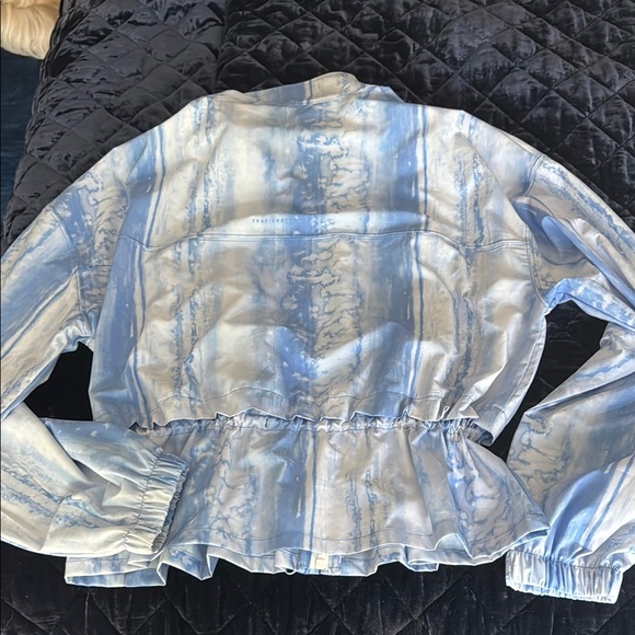 Travis Mathew Blue Bomber Jacket with Modern Design - Picture 4 of 5